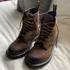 Dr. Martens Boots Brown
